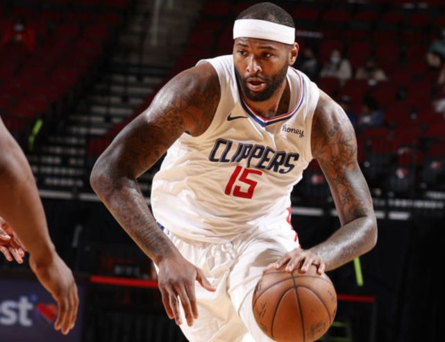 他们通过中 他们通过中